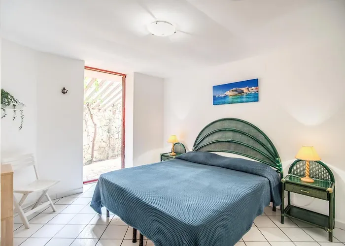 Emerald Holiday House